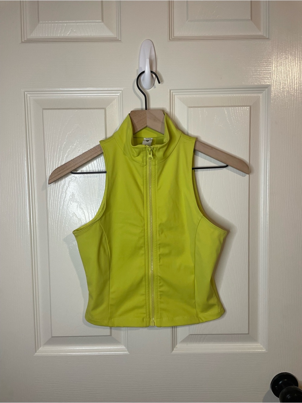 Gold Hinge Day to Night Full Zip Top in Yellow Green Size Small